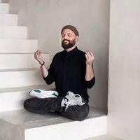 2025-12-Dezember - Patrick Salmen - Yoga gegen Rechts