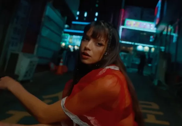 Nina Chuba - Goodmusic.one