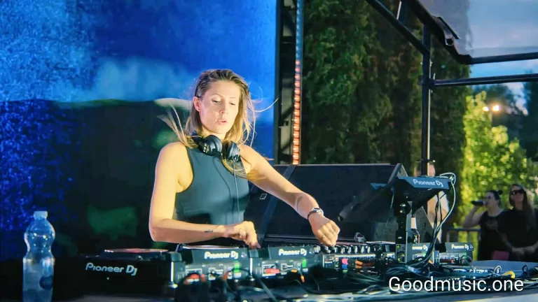 charlotte-de-witte-goodmusic-one