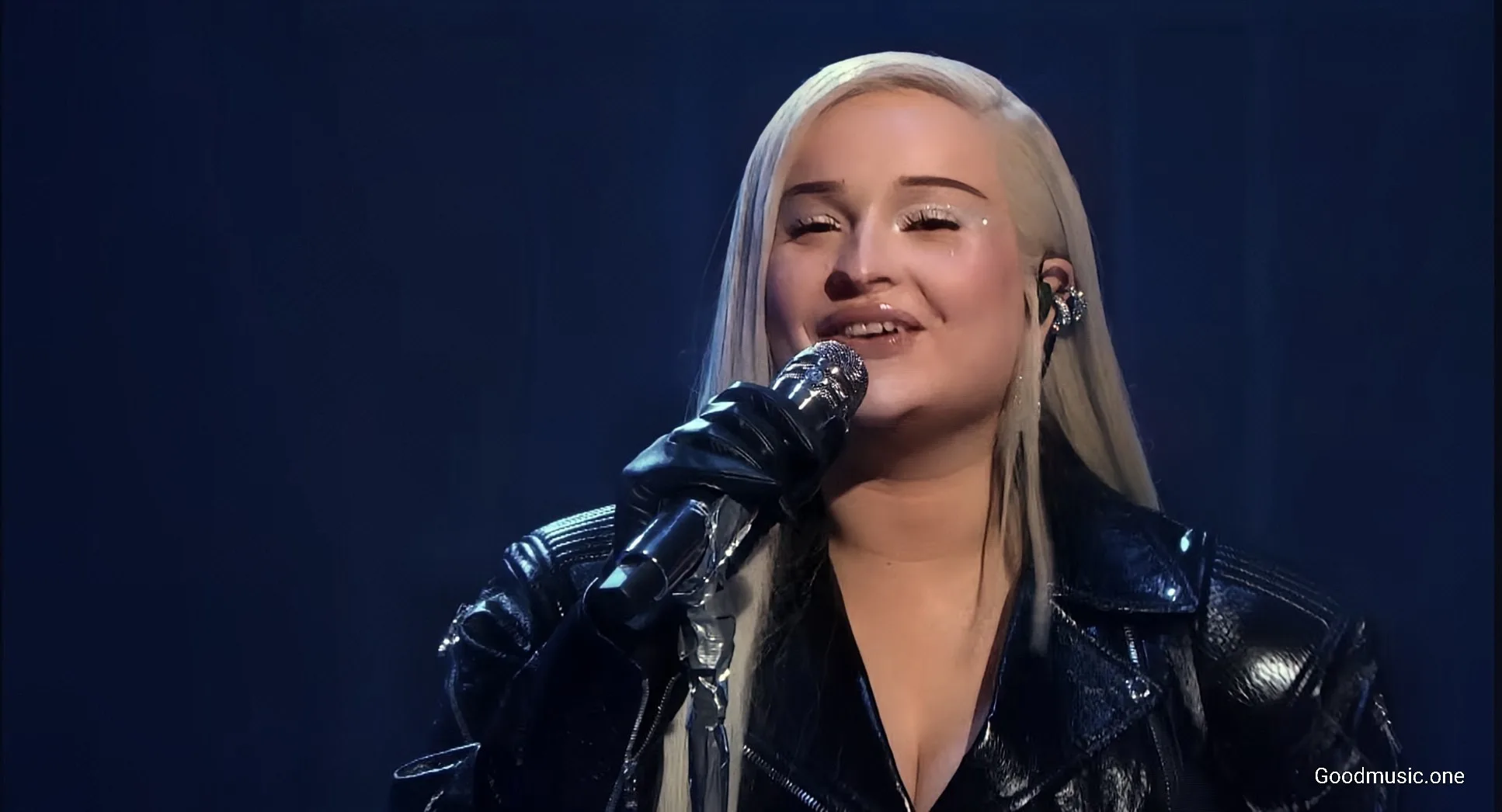 Kim Petras als deutsche Sängerin und Songwriterin