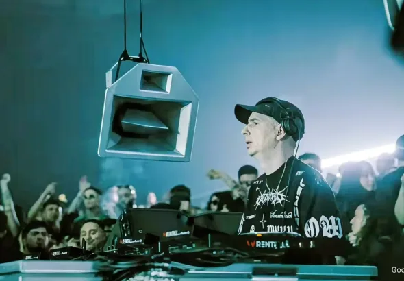Klangkuenstler: Hard Techno trifft auf Rap